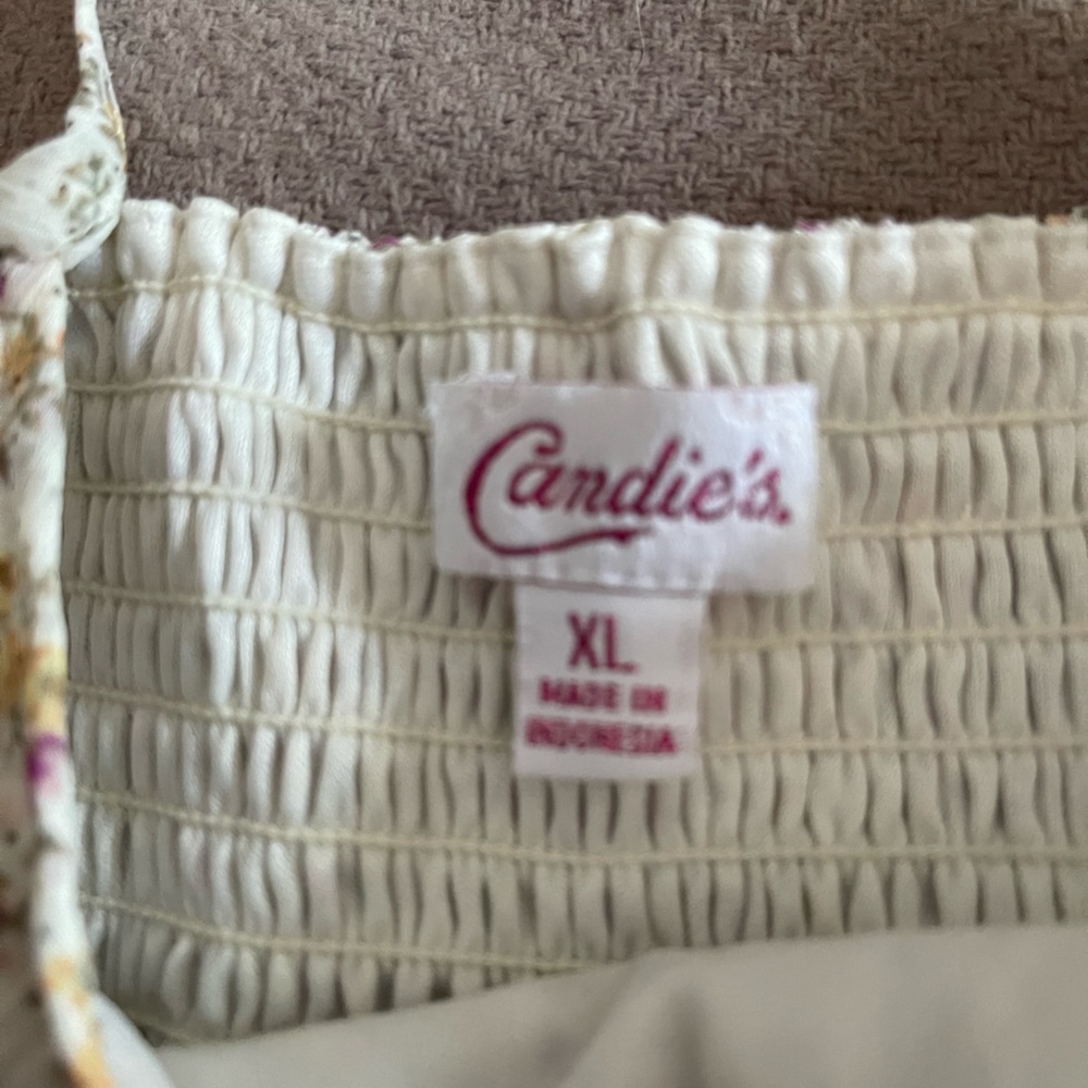 Candies size XL tank top with ruffle on front